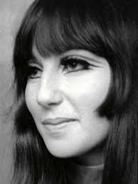 Mod Cher makeup inspo with a triple wing 🥵 So many ways to wear this look  and so unique- I loved it! Check out the reel if you want to see the