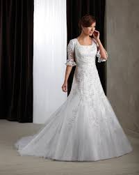 Love The Sleeves On This Dress Modest Wedding Gowns Modest Lace Wedding Dresses Conservative Wedding Dress