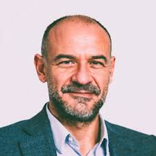 If you're aiming to digitise a business or team & take advantage of #AI &  #automation, have a look at what SwiftCase can do.