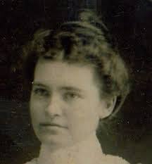 Pauline Mast's Instagram, Twitter & Facebook