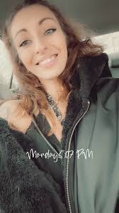 Amanda Larocca's Instagram, Twitter & Facebook