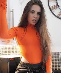 Model Lauren Alexis spreading her charm all over social media 