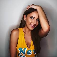 That's an awfully hot coffee pot shirt. Hailie Jade Scott Mathers Eminem Rips Donald Trump In Bet Hip Hop Awards Freestyle Cy Facebook