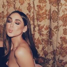 Stephanie Levy (@stephanieelevy)