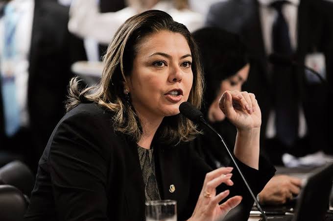 Senadora Leila Barros, do DF, sai do PSB | G1