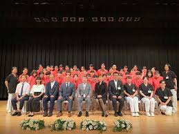 「歯科衛生士　胸」の画像検索結果