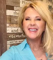 Veronica Binns's Instagram, Twitter & Facebook