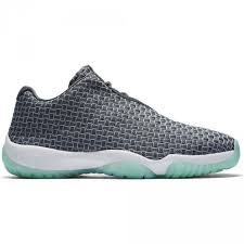 Disponible dans une variété de coloris. Chaussure De Basket Jordan Future Low Gris Pour Homme Gris Cdiscount Sport