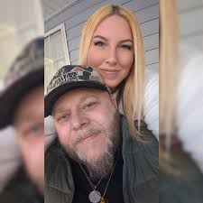 What are the bright flashes in the sky off Miami in Ladson?