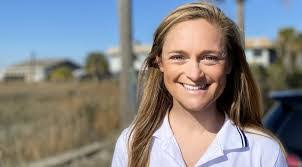 Madeline Gill's Instagram, Twitter & Facebook