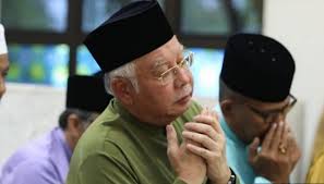 Najib hadapi 21 pertuduhan babitkan rm2.8 bilion. Nooryana Najib Polis Serbu Rumah Ahli Keluarga Najib Dan Arah Pembantu Rumah Sediakan Makanan Mykmu Net