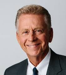 Toby Elmore's Instagram, Twitter & Facebook