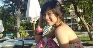 Bunga zainal tak mempermasalahkan dicap cewek matre karena menikah dengan duda kaya. Dihujat Netizen Karena Pindah Agama Bunga Zainal Tekankan Hidupnya Bahagia Bentengsumbar Com