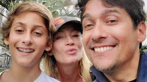 Últimas noticias de rafael araneda. Noche De Domino Rafa Araneda Y Su Hijo Se Reunen Con Conocidas Figuras Chilenas En Miami Meganoticias
