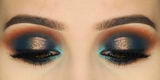 Dusek za prenosivi krevetac dexy co dugometrazni sinhronizovani crtani filmovi online dusek za vodu dujinis kaloriferis duel prasak cenoteka 40 easy festival makeup ideas to complete your look in 2020 festival eye makeup coachella makeup makeup for green eyes. How To Match Your Eyeshadow Makeup With Any Indian Outfit The Urban Guide