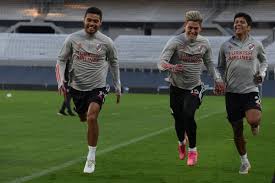 River pasó a la final después de 120 minutos inolvidables entre los dos mejores equipos argentinos del momento, que a principios de aquel año habían protagonizado uno de los partidos más. 7fcessq9nrxh5m