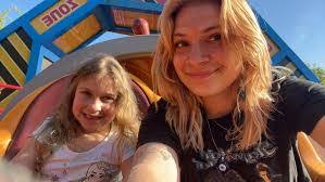 Tracy Applegate's Instagram, Twitter & Facebook