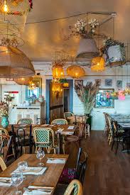 Cafe Boheme Restaurant Intemporel Situe A Edgar Quinet Restaurant Chalet Design Interieur Restaurant Restaurant Boheme