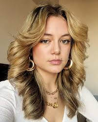 The 'Fawcett Flip': The '70s Hair Trend Taking Over 2021