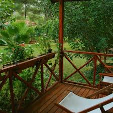 Bungalovun Balkonundan Bahce Manzarasi Doga Tatili Yapmak Icin Harika Zamanlar Kibalahotelcirali 0532 6161263 Oteller Tatil Yerleri Seyahat Rehberi