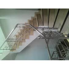 Tangga dengan pagar yang bagus juga akan mempunyai kesan dan juga makna yang bagus bagi keluarga. Jual Railing Tangga Stainless Steel Citra Agung