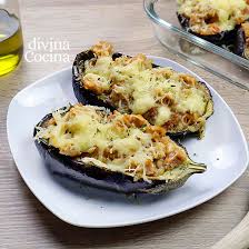 Cortar las berenjenas en rodajas de 1 cm de grosor y dejarlas a remojo en agua con sal para que no amarguen. Berenjenas Rellenas Faciles Receta De Divina Cocina