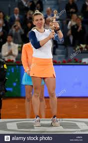 Jucătoare de tenis româncă, câștigătoarea wimbledon 2019. Slaba Vera Enostavno Zapenjanje Simona Halep Vs Kristina Mladenovic Sophiacoxefoundation Com