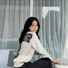 She made her debut in august 2016 as a member of the g. 210311 Blackpink Jisoo Instagram Update Kpopping