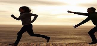 أثناء منامه يدل على توبته وهدايته واتباع الطريق المستقيم الجري من . ØªÙØ³ÙŠØ± Ø­Ù„Ù… Ø´Ø®Øµ ÙŠÙ„Ø§Ø­Ù‚Ù†ÙŠ ÙˆØ§Ù†Ø§ Ø§Ù‡Ø±Ø¨ Ù…Ù‚Ø§Ù„