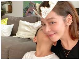 徐若瑄东渡日本发展时期的写真，多年后徐曾经表示当时年幼不懂事拍下了这两本全稞写真（维纳斯venus和天使心 成为第一个评论 徐若瑄写真集 天使心 angel 的人 取消回复. ç–«æƒ…å‡æº« å¾è‹¥ç'„281å­—ç—›å¿ƒå…'å­ ç«¥å¹´å……æ»¿å±æ©Ÿ å˜† å…ˆå¥½å¥½æ´»è'— æ°'è¦–æ–°èžç¶²