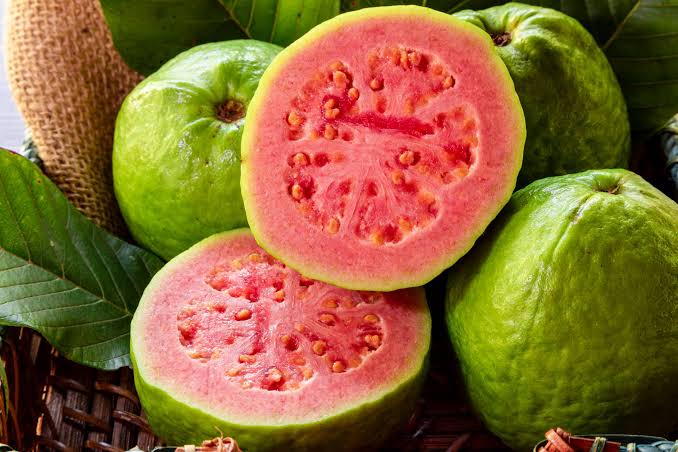 What is Guava and How Do You Eat it? - Fine Dining Lovers