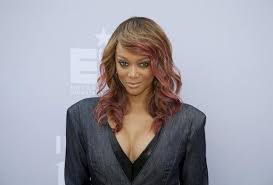 Search, discover and share your favorite tyra banks gifs. Tyra Banks Wants To Trademark The Phrase Smize Cream For New Dessert