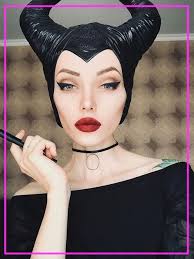 Pin de Johnnie Starr em Maleficent