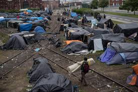 Résultat de recherche d'images pour "campements migrants morts en Méditerranée  images"