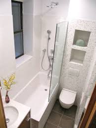 Bader Einrichten Badewanne Schmales Fenster Und Glaswand Bad Einrichten Badewanne Mit Dusche Kleine Badezimmer