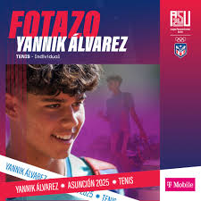 🎾 Con mirada fija en el objetivo, Yannik Álvarez clasifica a los cuartos  de final en #Asunción2025 y no esconde su meta: subir al podio. 🇵🇷🔥  Talento, garra y enfoque… así se