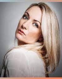 Carmela Petersen's Instagram, Twitter & Facebook