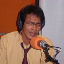 • 3,2 млн просмотров 3 года назад. Lamunan Terhenti Rakaman Terbaru Aris Ariwatan Lyrics Song Meanings Videos Full Albums Bios