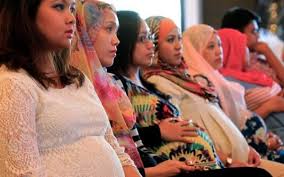 Tempoh postpartum (selepas bersalin), merupakan satu tempoh paling rapuh bagi wanita, terutama bagi yang melalui proses kelahiran melalui pembedahan. 10 Negara Ini Beri Cuti Bersalin Terpanjang Dalam Dunia Iluminasi