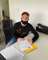 Valentín barco se ganó un lugar en la lista de la copa libertadores. Valentin Barco El Juvenil De 16 Anos Que Firmo Su Primer Contrato Con Boca Tyc Sports