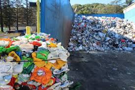 ملوثات البيئة النفايات وطرق معالجتها