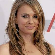 Il existe de nombreuses coupes de cheveux capables de créer du volume ! Coupe Cheveux Long Volume Coiffure Cheveux Long 2016 Coupe De Cheveux Coiffure Cheveux Lisse Coupe Cheveux Mi Long