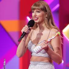 Ahead of her appearance at the 2021 brit awards on tuesday, taylor swift gave fans a sneak peek at her look for the big night: Brit Awards Taylor Swift Makes History With Global Icon Win Thanks Bf Joe Alwyn Selena In Heartfelt Speech Pinkvilla