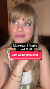 Sarah Janet Maas….. I just wanna chat ok 🥲 @Adrianna’s Reads 📚  @AmysArchives📚 @Lindsay❤️‍🔥⚔️