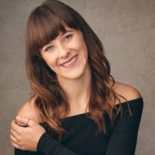 Kerri Sanderson's Instagram, Twitter & Facebook