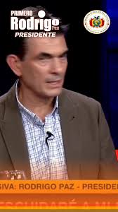 Otros llevan a sus quinceañeras, otros a sus amantes. Si Rodrigo lleva a su  señora esposa, pues BRAVO 👏👏 que lindo, vuelve la familia al gobierno,  hace tiempo que se perdió la