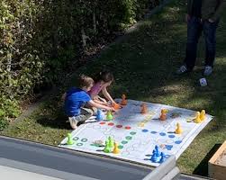 Es mag sein, dass die dümmsten bauern immer die dicksten kartoffeln haben, allerdings nicht auf spielaffe.de, denn hier benötigst du eine. Gartenspiele Mit Opa Oma Enkel Kauf Tipps Grossvater De