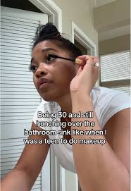 And yes Hannah Montana was blasting in the background back in the day while  I did this #millennial #hannahmontana #makeup