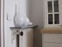 Pour Eviter Le Noircissement Du Mur Au Dessus Du Radiateur Il Existe Une Solution Simple Fixer Une Tablette Tablette De Radiateur Radiateur Cache Radiateur