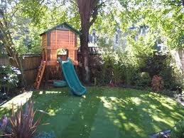 Small Garden Kids 20 Astonishing Play Garden Design Ideas For Your Kids Smallgarden Ki Child Friendly Garden Small Garden Design Small Garden Landscape